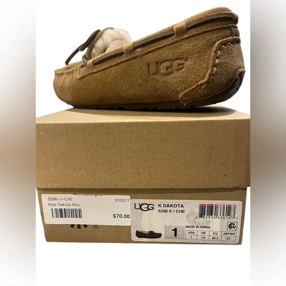 NWT and Box: Kids UGG Dakota slippers in chestnut color, Size 1 (kids) - Picture 4 of 5